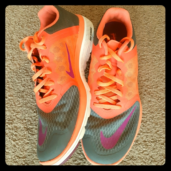 nike shoes orange and grey